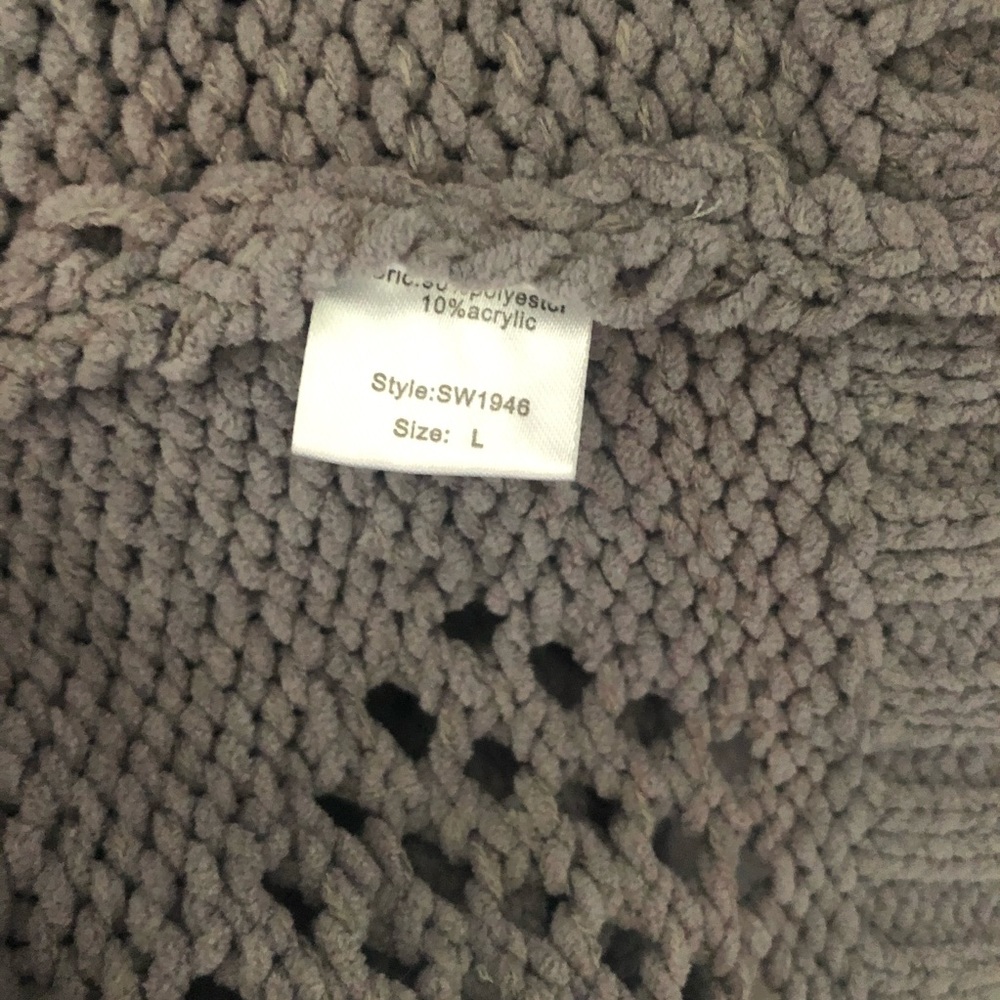 Distressed sweater - Picture 3 of 3
